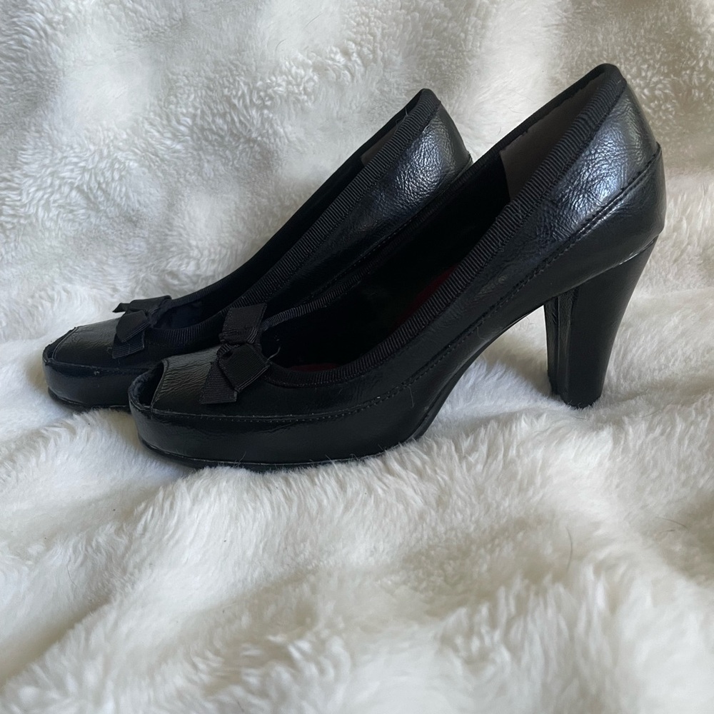 AEROSOLES Black Leather Bow Pump Heels VTG style Y2K